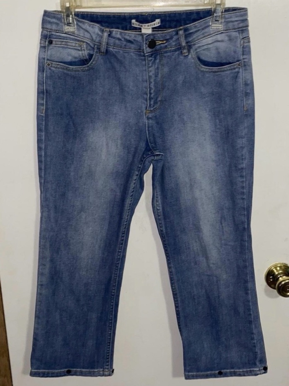 Alice + Olivia Light Blue Cropped Jeans